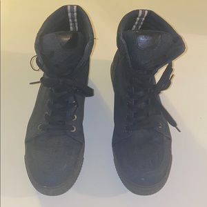 Boots from Levi’s size 12